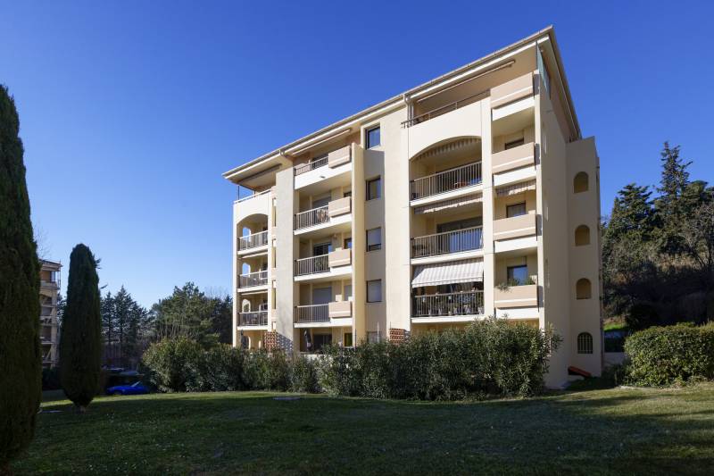 Travaux d'étanchéité et de ravalement sur une résidence à Aix-en-Provence