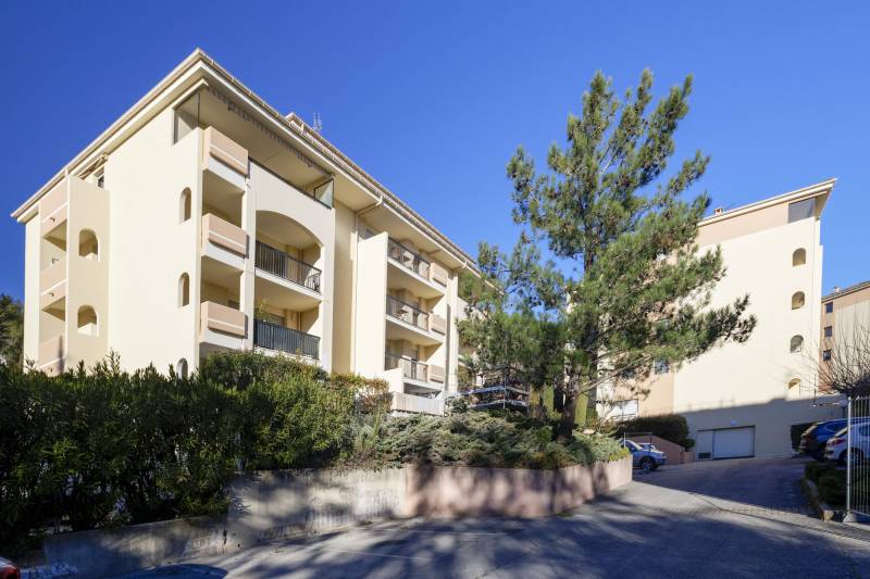 Travaux d'étanchéité et de ravalement sur une résidence à Aix-en-Provence