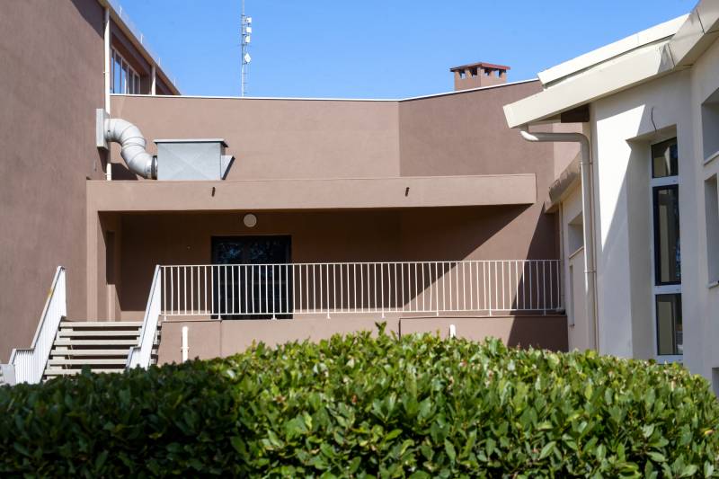 Travaux sur façade de bâtiment à Cabriès
