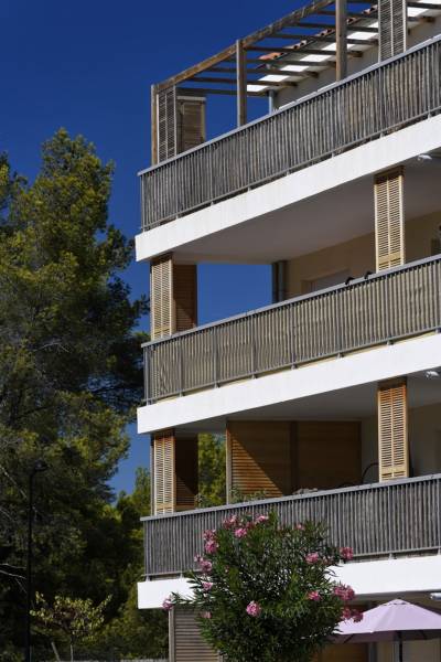 Travaux façade en pierre à Simiane Collongue