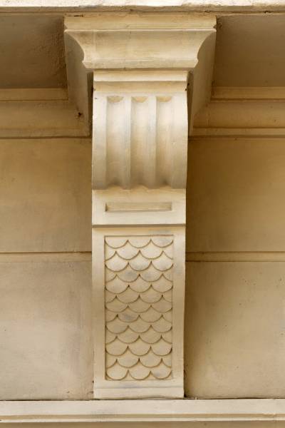 Console façade en pierre à Aix-en-Provence